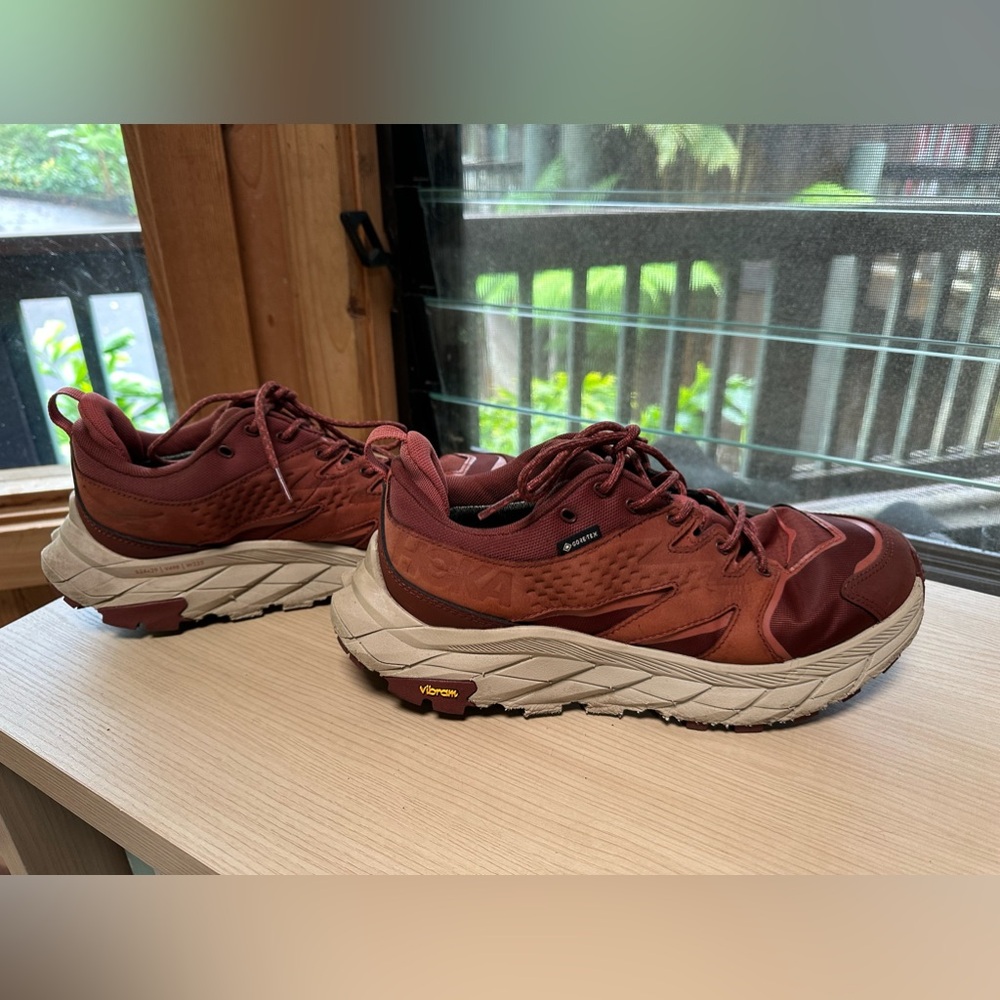 Hoka Anacapa Low Gortex hiking shoes size 9.5B used once. Too big for me
